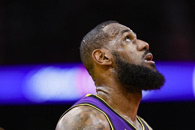 三位2亿先生！76人三巨头合同总额超7亿美元