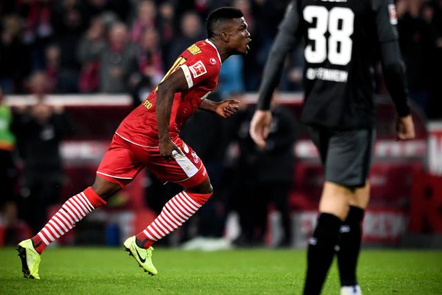 欧冠-萨拉赫破门埃利奥特建功 利物浦2-1里尔